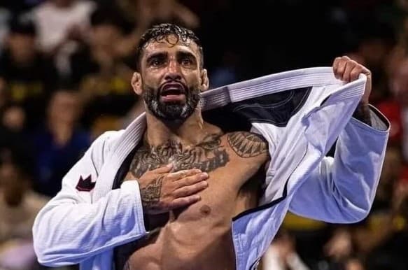 VÍDEO: Veja o momento em que o lutador de jiu-jítsu Leandro Lo é socorrido após ser baleado na cabeça