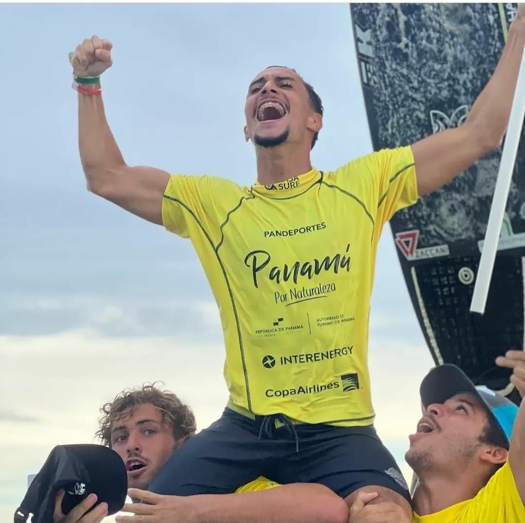 Potiguar Mateus Sena conquista medalha de ouro no Pan-Americano de Surfe