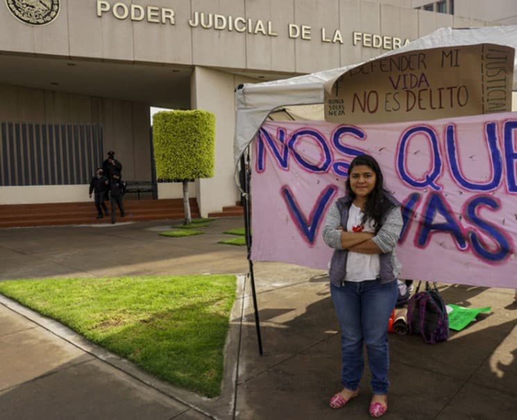 Jovem de 22 anos vítima de estupro e tentativa de feminicídio pode ser presa por matar seu estuprador: "Se eu não tivesse me defendido estaria morta"