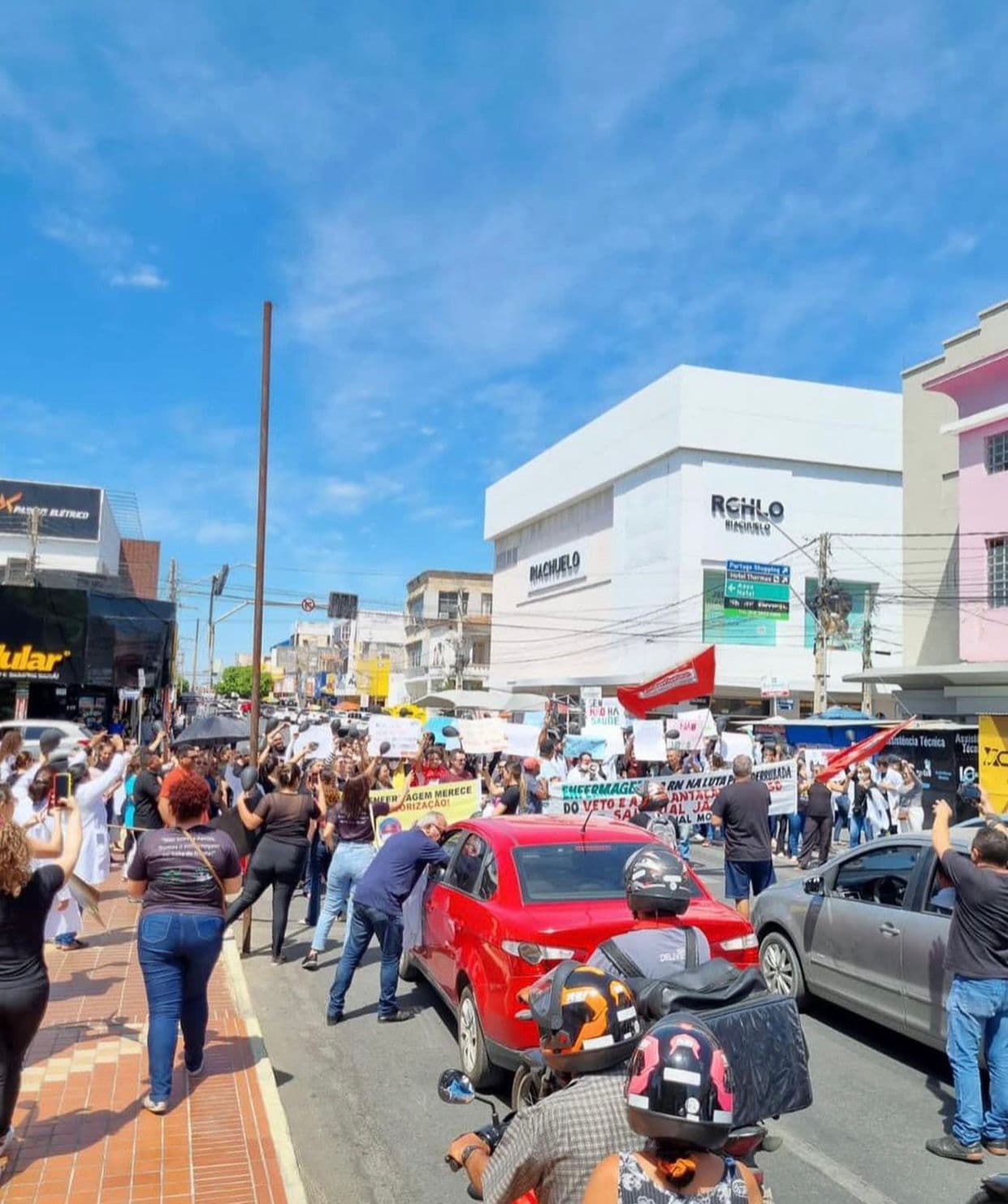 VÍDEO: Classe da Enfermagem realiza mobilizações em Mossoró nesta sexta-feira