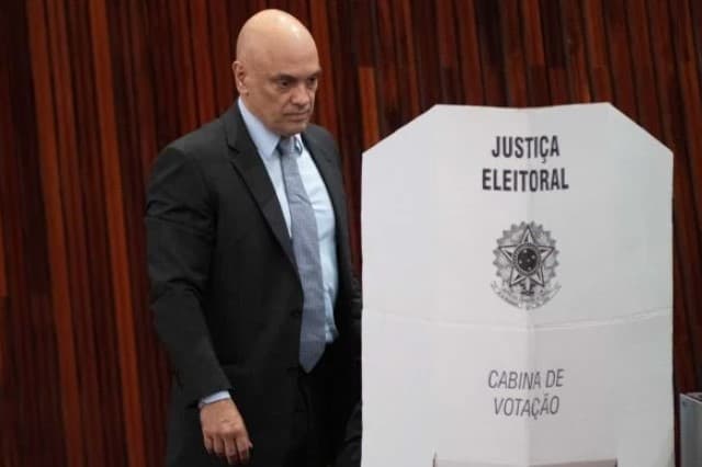 TSE estuda fechar clubes de tiro e vetar uso da camisa da Seleção Brasileira por mesários