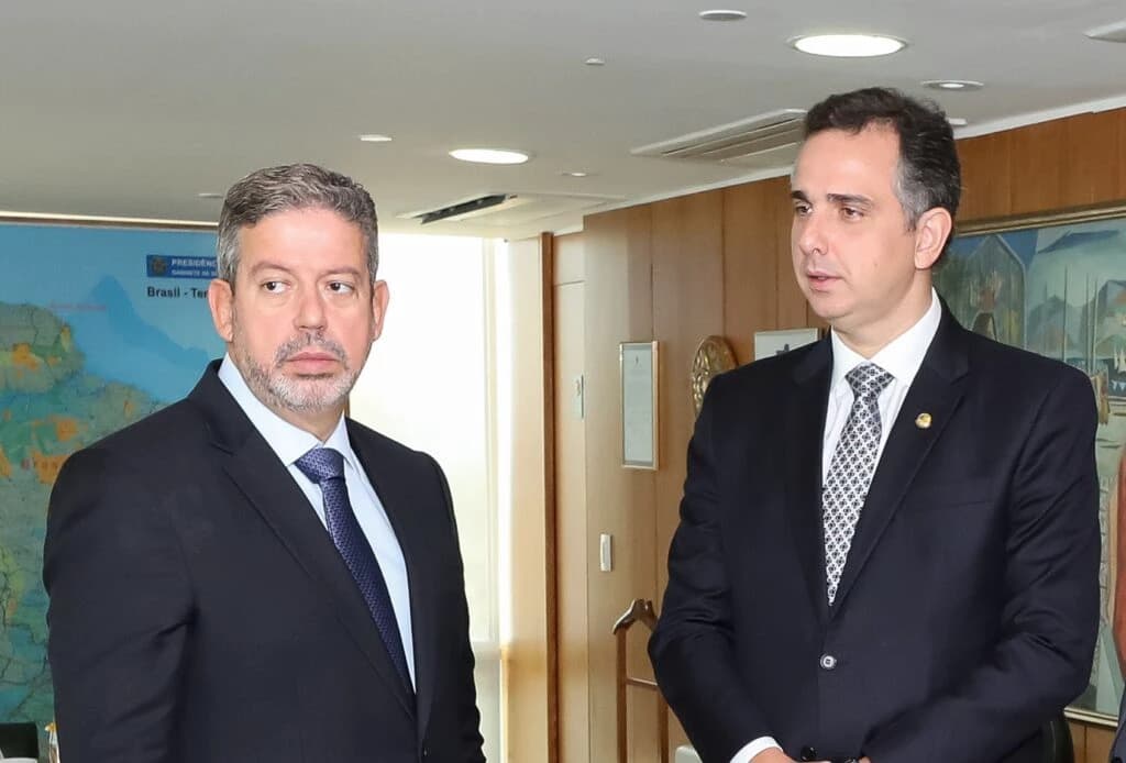 Lira e Pacheco se manifestam sobre decisão de Barroso que suspendeu piso salarial da enfermagem