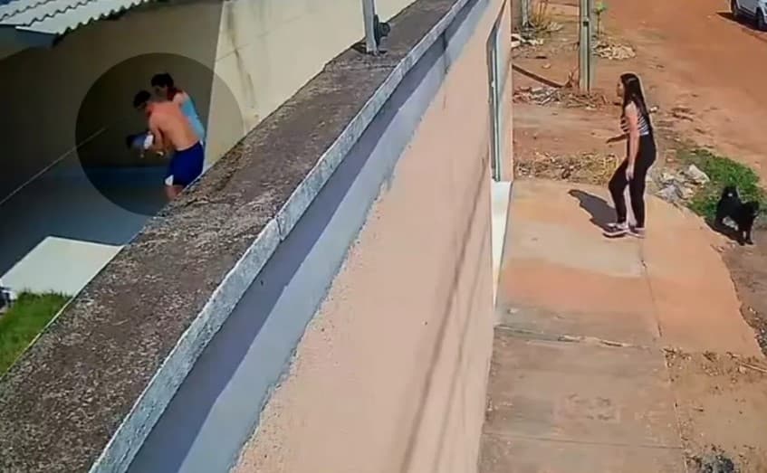 VÍDEO: Bombeiro de folga salva bebê de 16 dias de vida que se engasgou com leite após avó pedir ajuda