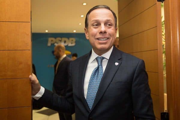 Após 22 anos, João Doria se desfilia do PSDB