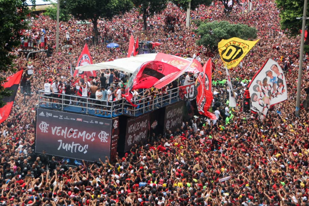 Após reunião com TRE, PF e PM, Flamengo se compromete a não comemorar possível título durante o domingo de votação