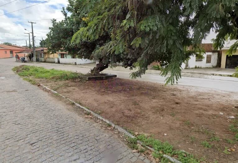 Bandidos desviam rota de ônibus e fazem arrastão na Zona Norte de Natal