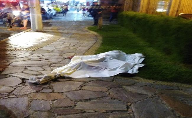 Psicólogo que matou o próprio irmão na praia do Meio já respondia pela lei Maria da Penha por agredir a mãe e a avó