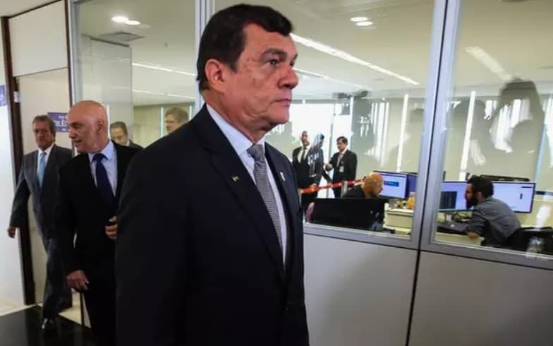 Defesa diz a TSE que só entregará relatório sobre urnas após segundo turno