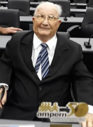 Morre Dilvo Torres