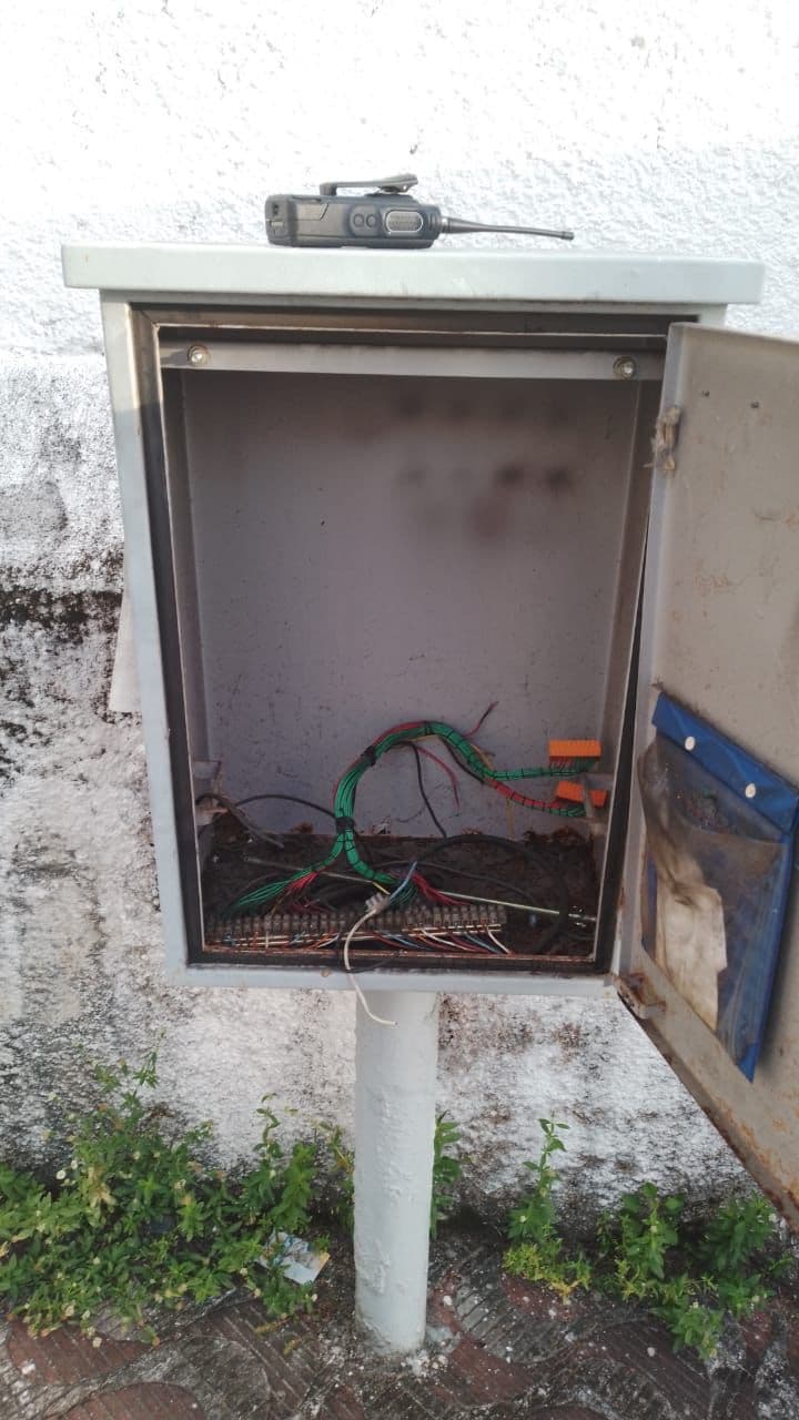 Furto de equipamento deixa semáforo sem funcionar na avenida Rio Branco