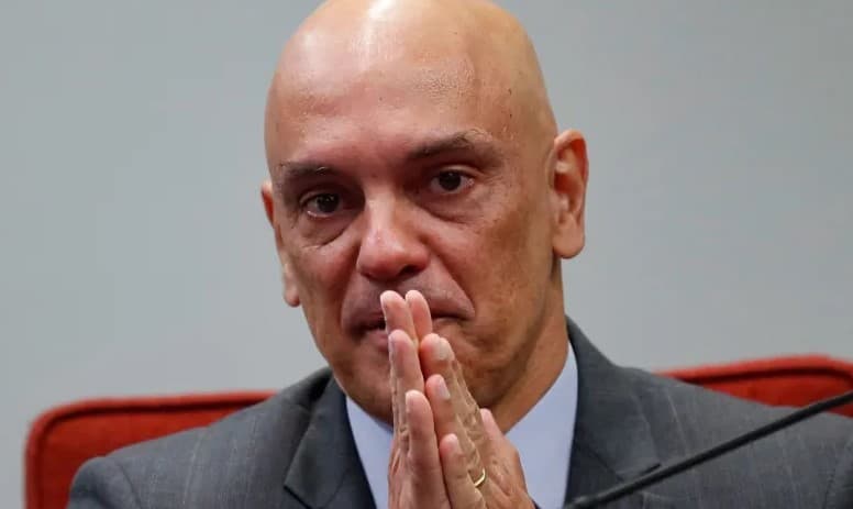 Moraes manda diretor da PRF explicar operações em transporte público de eleitores