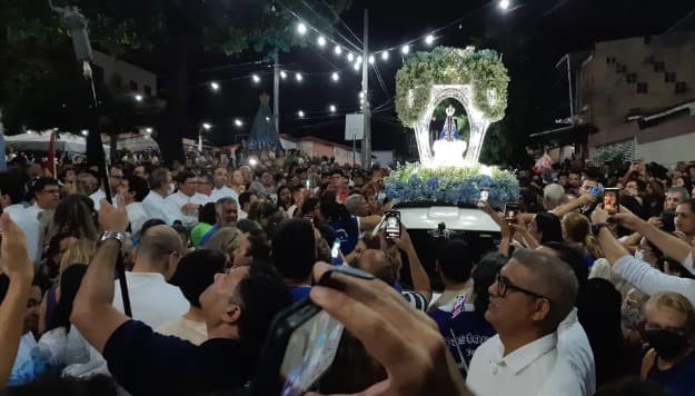 FOTOS: Procissão encerra homenagens à Nossa Senhora Aparecida em Natal