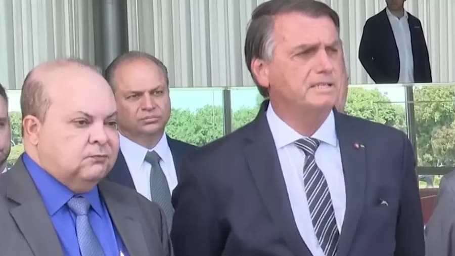 Reeleito no DF, Ibaneis declara apoio ‘de coração' a Bolsonaro no 2º turno