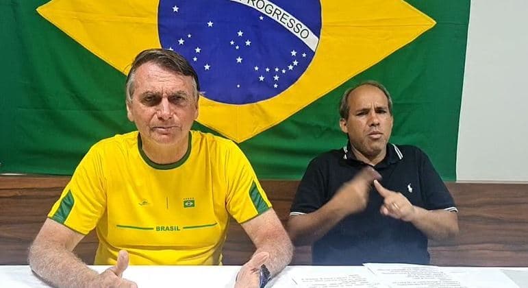 ‘Não podemos sonhar em deixar essa turma voltar a ocupar Brasília', diz Bolsonaro