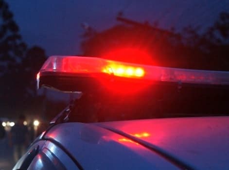 Mulher grávida sofre tentativa de atropelamento pelo companheiro na Grande Natal; Homem foi preso pela PM