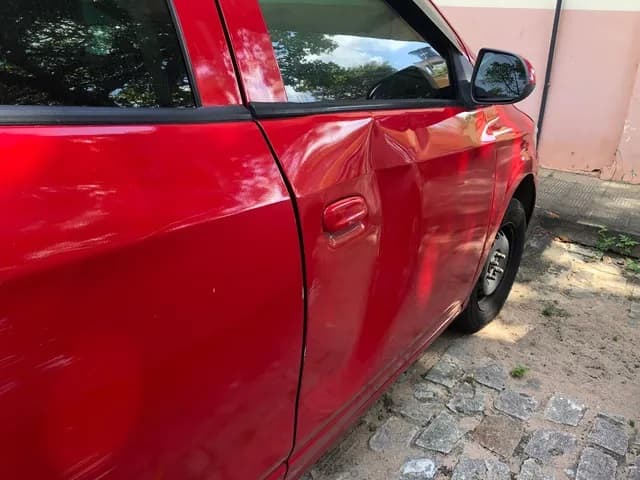 Motorista por aplicativo entra em luta com assaltante que se passou por passageiro em Natal
