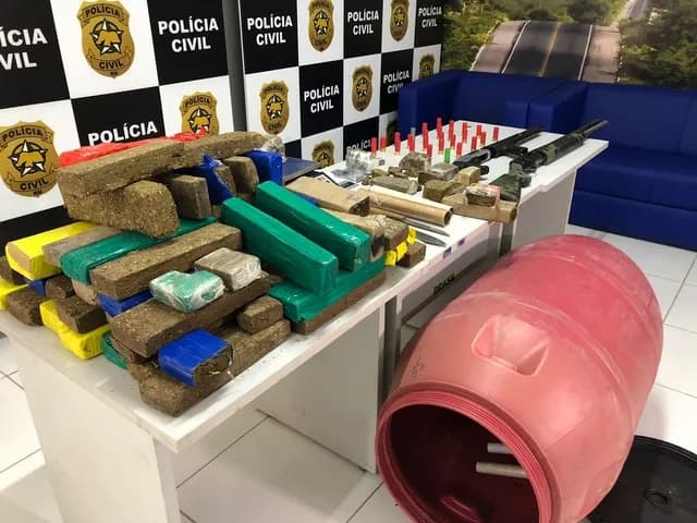 Polícia Civil apreende 50 kg de maconha e armas longas durante operação em Parnamirim