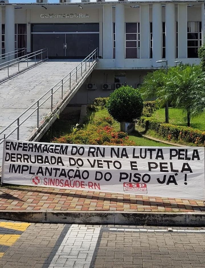 Com ato na governadoria, servidores da saúde do RN fazem paralisação de 24 horas