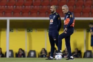 Tite fecha treino e faz mistério sobre time titular na estreia da Copa