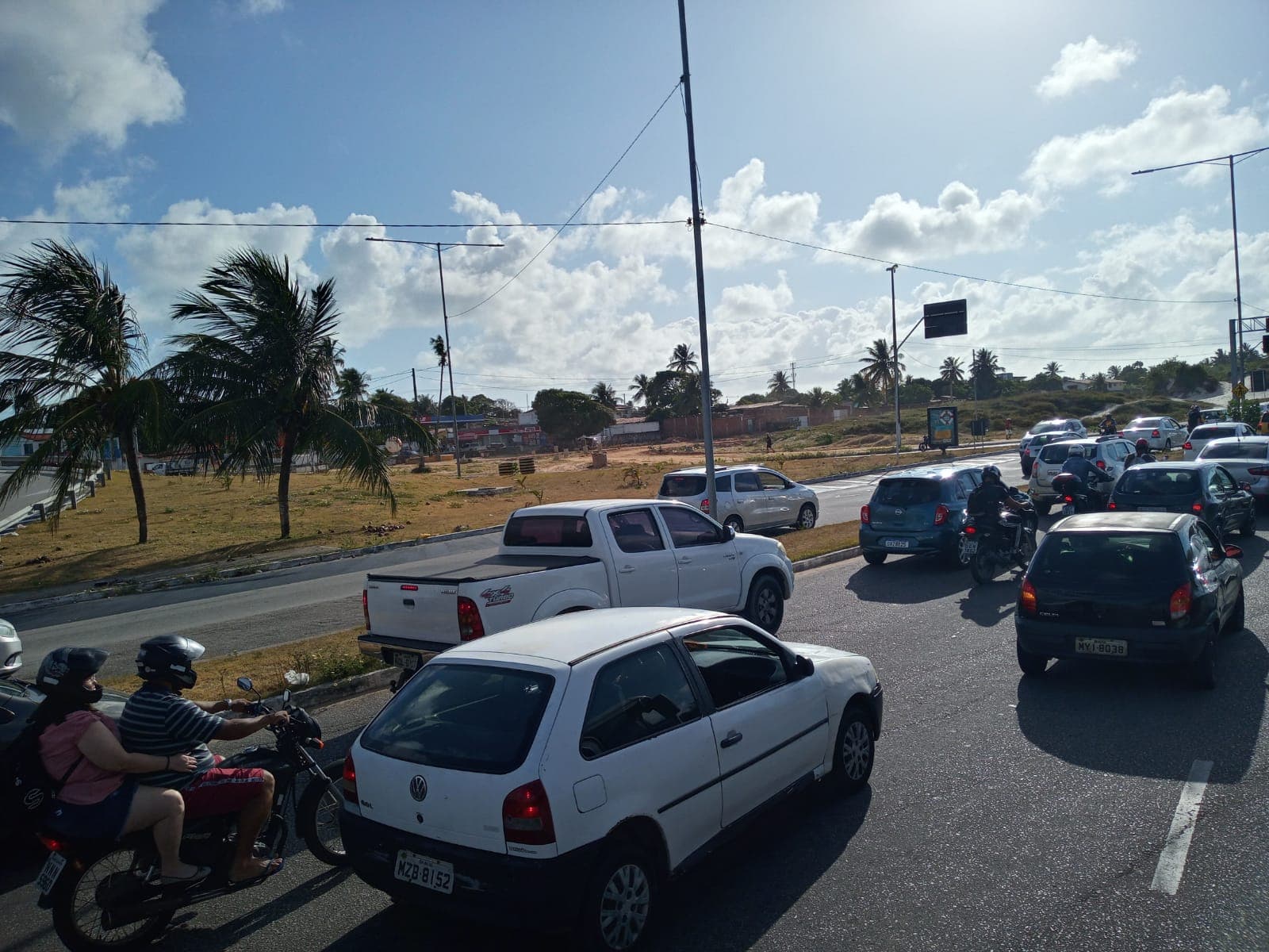 Saída da zona Norte tem trânsito lento; acidente é registrado na ponte Newton Navarro