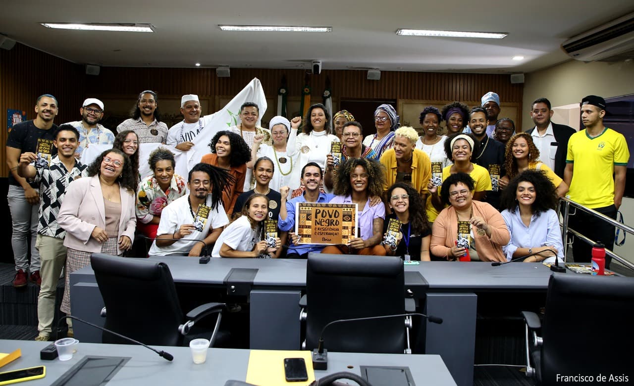 "Novembro Negro" é celebrado na Câmara de Natal com homenagens e cartilha sobre direitos
