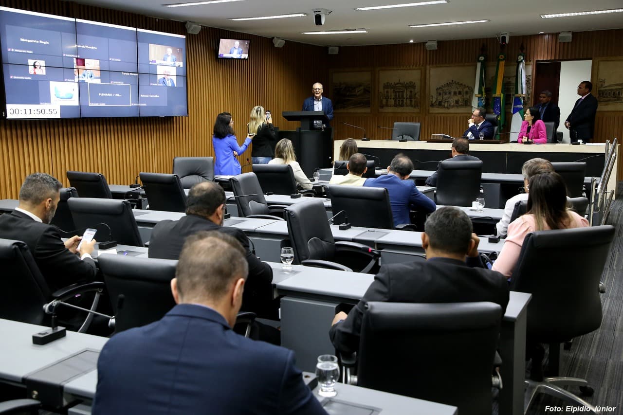 Na Câmara de Natal, secretário de Saúde afirma que não fechará Maternidade Leide Morais