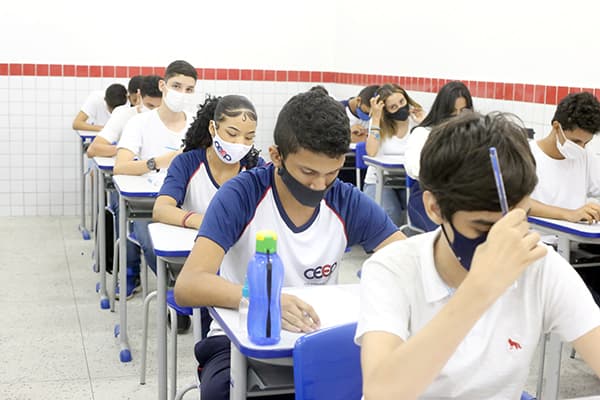 Suspensão de aulas diante de casos de covid-19 é protocolar, diz SEEC