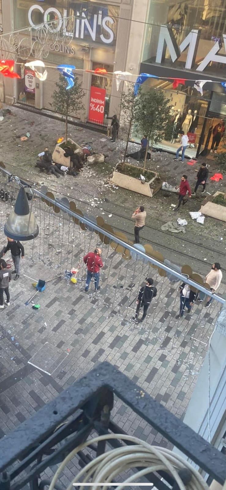 VÍDEOS: Explosão em Istambul, na Turquia, deixa um morto e vários feridos neste domingo (13)