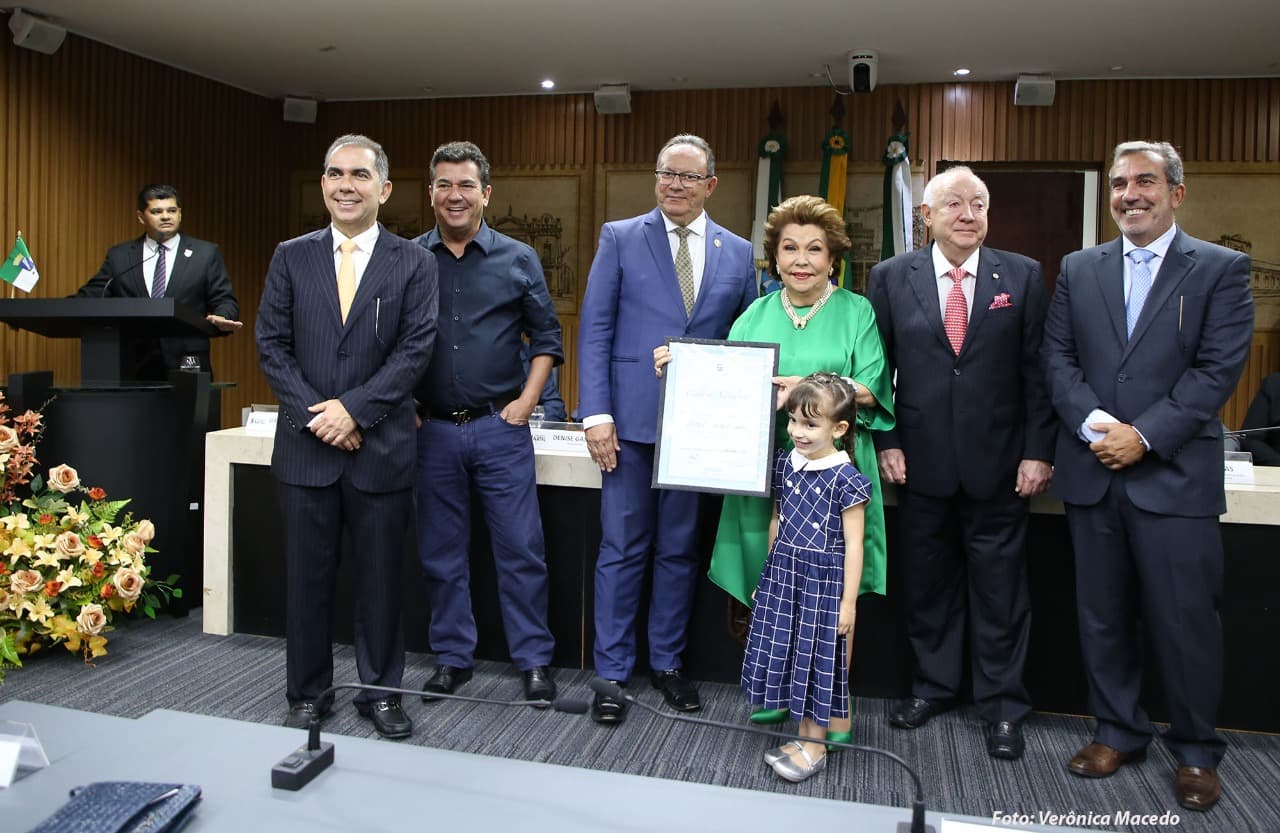 Em sessão solene, Câmara concede cidadania natalense a Denise Gaspar