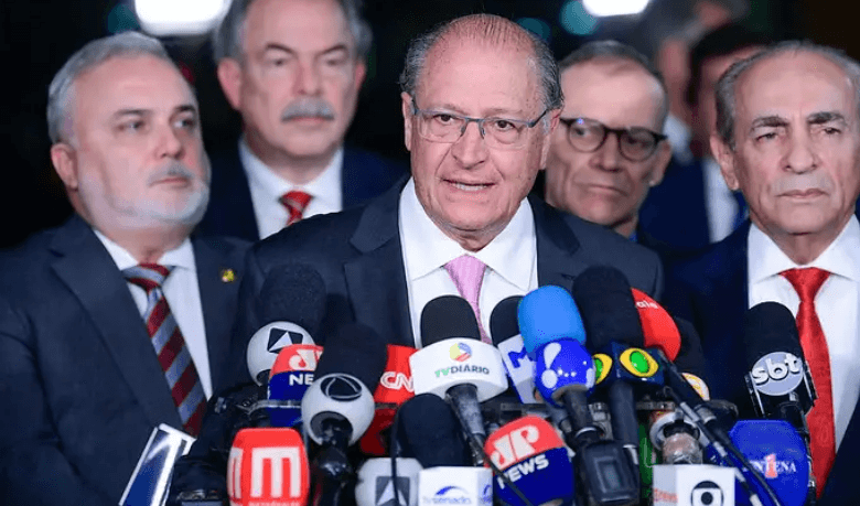 Alckmin confirma Guido Mantega na área de Planejamento e Orçamento da equipe de transição; veja outros nomes