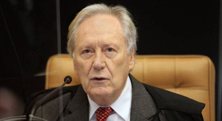 Deputados acionam TCU contra Lewandowski por vínculo com Banco Master