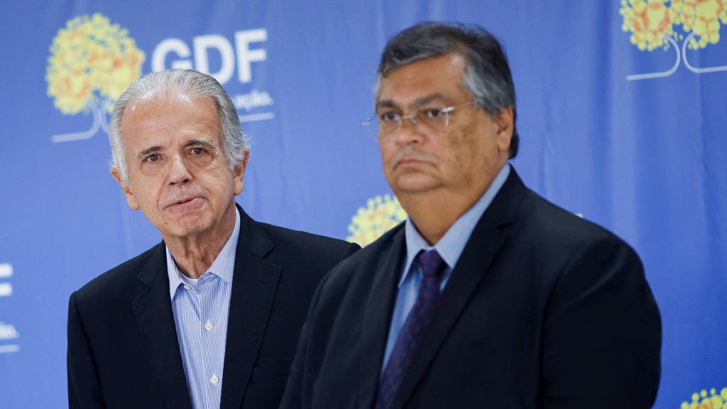 Engrossar o caldo ou resolver na conversa? Dino e Múcio expõem divergências em equipe de Lula sobre ato antidemocrático