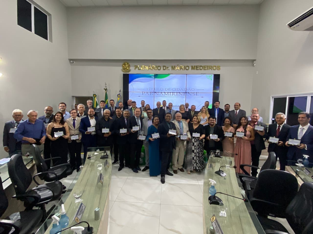 Câmara de Parnamirim entrega títulos de cidadão a parnamirinenses "de coração”