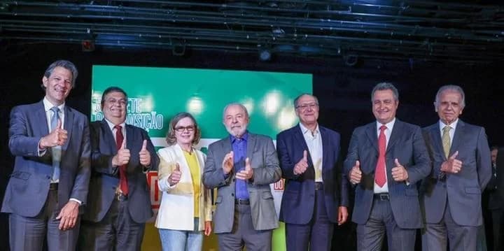 Escolha de ministros ligados ao PT gera receio de um novo "governo Dilma"