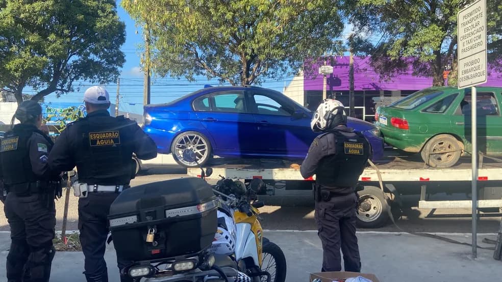 Em Natal, polícia apreende BMW usada em ‘rachas' que viralizou após invadir canteiro de avenida há quatro meses
