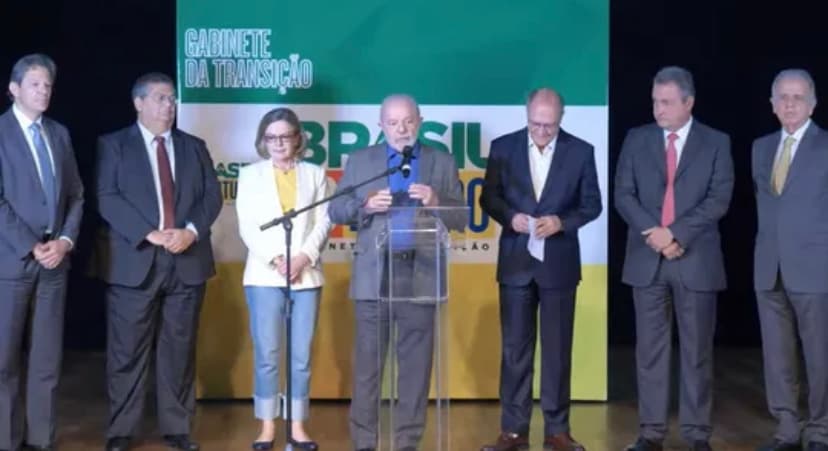 Lula anuncia Haddad, Rui Costa, José Múcio e Flavio Dino como ministros