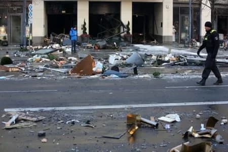 Aquário gigante explode em Berlim, e 1,5 mil peixes caem em avenida