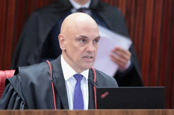 URGENTE: Alexandre de Moraes proíbe porte de armas no DF