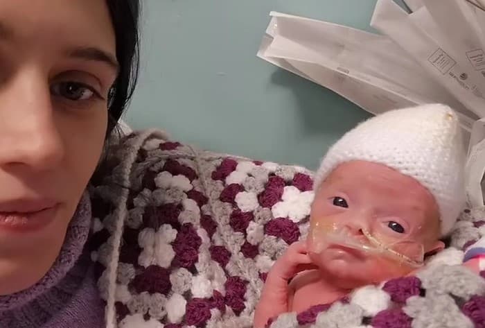 Médicos dizem que bebê tinha morrido no útero, mas mãe insiste e dá à luz "bebê milagre"