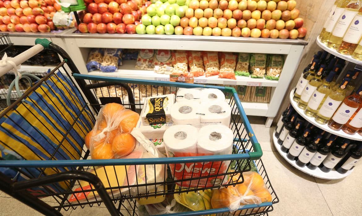 Consumo nos lares cresce 3,02% até outubro e atinge o maior patamar no ano