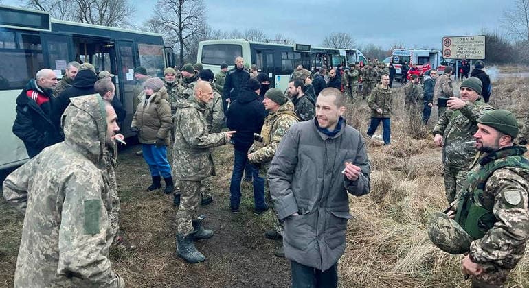 Rússia e Ucrânia libertam 200 soldados capturados em troca de prisioneiros de Ano-Novo