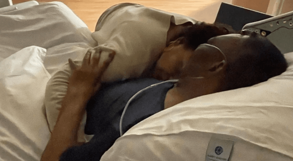 Filha posta foto de Pelé no hospital: “Seguimos aqui, na luta e na fé”