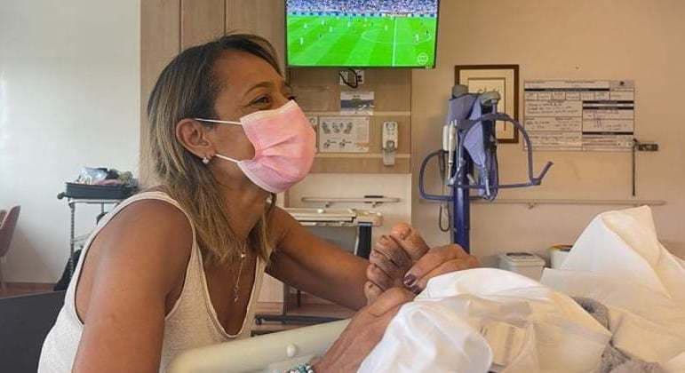 Pelé assiste à final da Copa no hospital, e momento é compartilhado pelas filhas
