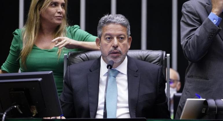 Arthur Lira marca votação do texto da PEC do Estouro para a próxima terça-feira (13)