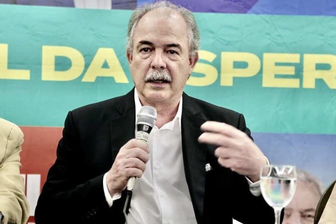 Aloizio Mercadante é cotado para presidir BNDES no governo Lula