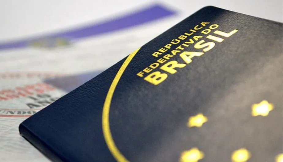 Bolsonaro sanciona projeto de lei que libera R$ 31,5 milhões para a retomada da emissão de passaportes