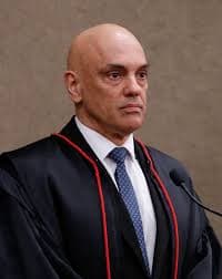 Apesar de decisão de Moraes, perfis anti democráticos continuam ativos nas redes sociais