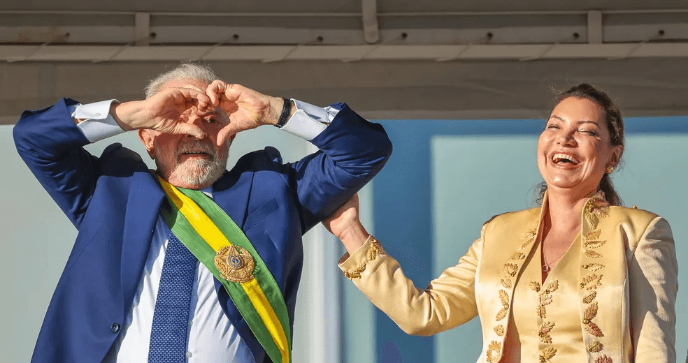 Cinco bordadeiras do RN levaram seis semanas para produzir roupa de Janja