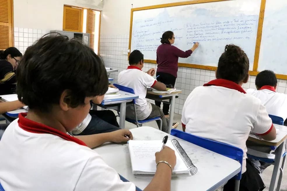 Após anúncio de reajuste no piso salarial dos professores, RN e Natal ainda não têm data para aplicar mudança