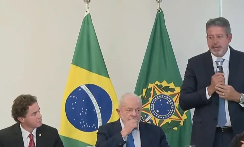 Lula diz que ‘pessoas alopradas' não entenderam que eleição acabou